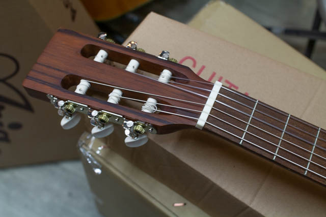 Aria ASA-18C　NYLON　トラベルギター　ミニギター　マイク搭載　アンプに繋げる　パーラーギター　PICKUP付 【 アリア ASA18C  CLASSIC MINI GUITAR　PU搭載 】