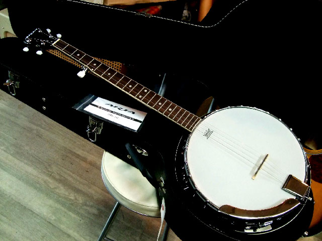 SB-10　ハードケース付き　マイク搭載アンプに繋げる　エレキバンジョー　Banjo-　ARIA　5弦バンジョー