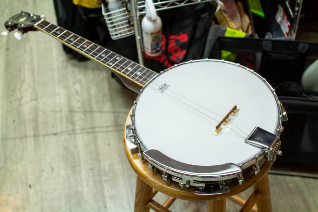 Blanton　BB-15T　テナーバンジョー 　マイク搭載アンプに繋げる　エレキバンジョー　Banjo　【 ブラントン BB15T TENOR  Banjo 】