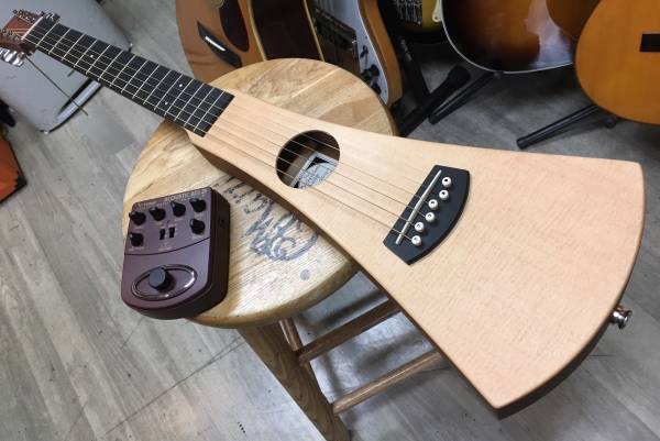 マイク搭載 マーチン バックパッカー FISHMAN PU搭載　Martin Backpacker プリアンプ付属　 【アンプに繋げる　トラベルギター  】