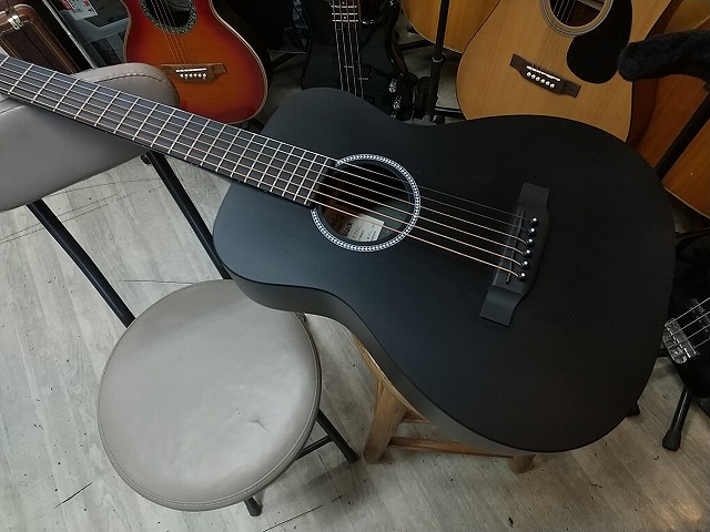 Martin Lx Black マイク搭載 アンプに繋げるミニギター リトルマーチン ブラック 黒 Blk Mini Guitar Little Martin ギター専門店 キャットロック Cat Rock