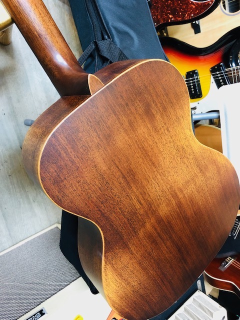 Martin 000-15M Street Master　Mahogany マイク搭載！　【　アンプに繋げる　マーチン　オール マホガニー  ストリートマスター　00015M　StreetMaster　　】