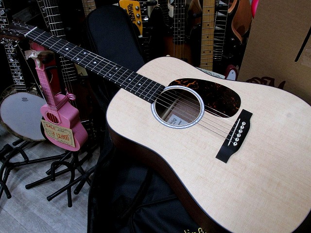 MARTIN Martin DJR-10-02 Dreadnought Junior オール単板 １年前に新品購入 試奏のみ　傷なし 極美品 純正ギグバッグ　保証書 取説付 アコギ