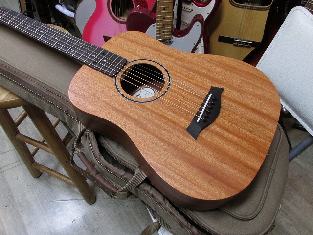 Taylor Baby Taylor　BABY MAHOGANY BT2　　マイク搭載!　【アンプに繋げる　ミニ　ギター ベイビー　テイラー　  Mini Guitar 　】ベビーテイラー