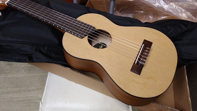 YAMAHA GL1 ギタレレ ミニ ナイロン弦ギター Mini Guitar ヤマハ Guitalele GL-1 ミニ クラシックギター  アンプにつなげるマイク付! ミニ エレガット ギター ギター専門店 キャットロック .Cat Rock..