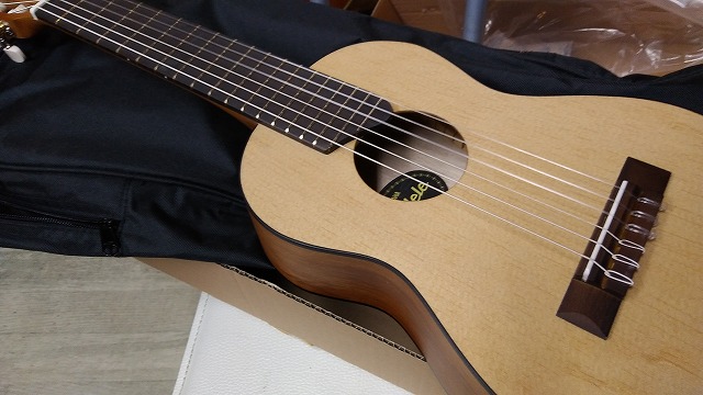 YAMAHA ミニサイズギターGuitalele  GL1 (NT/ナチュラル)