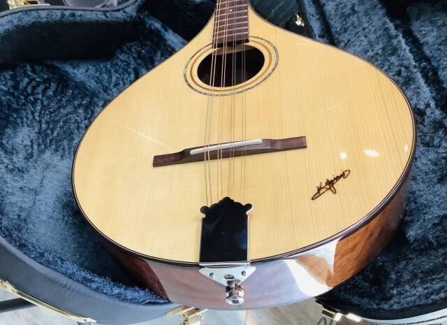 K.Yairi Boy2 【 Irish Bouzouki 】 マイク搭載 アンプに繋げる PICKUP