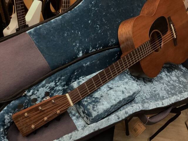 Martin 000-15M Mahogany マイク搭載！ 【 アンプに繋げる マーチン