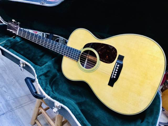 Martin 00-28 Standard マーチン 0028 oo-28 【アンプに繋げる マーティン ギター OO28 000-28より少し小ぶりな 00-28 】 ギター専門店 キャットロック .Cat Rock..