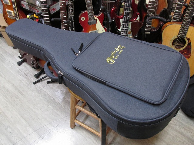 MARTIN GIG BAG　マーチン ロゴ入り専用GIGケース　12B0012　　マーティン　アコギ　ギターケース　ドレッドノート用　D-28  D-45などのDモデル